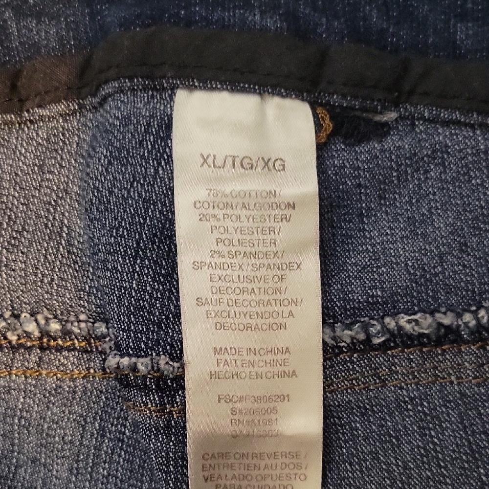 🤑⬇️Avon Women's Denim Capris - Picture 4 of 4